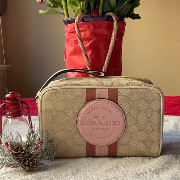 🎄 COACH DEMPSEY BOXY COSMETIC CASE 🎄 - Picture 10 of 16
